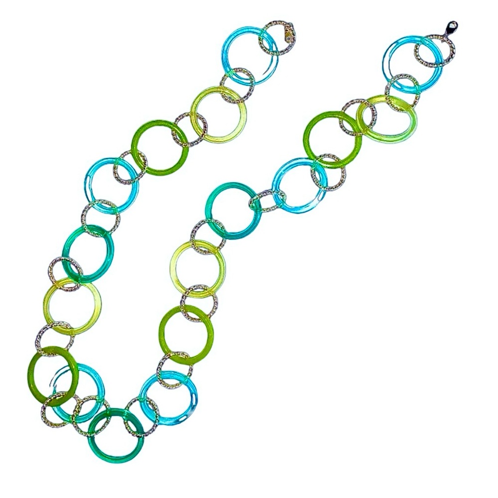 Translucent Necklace - Picture 5 of 5